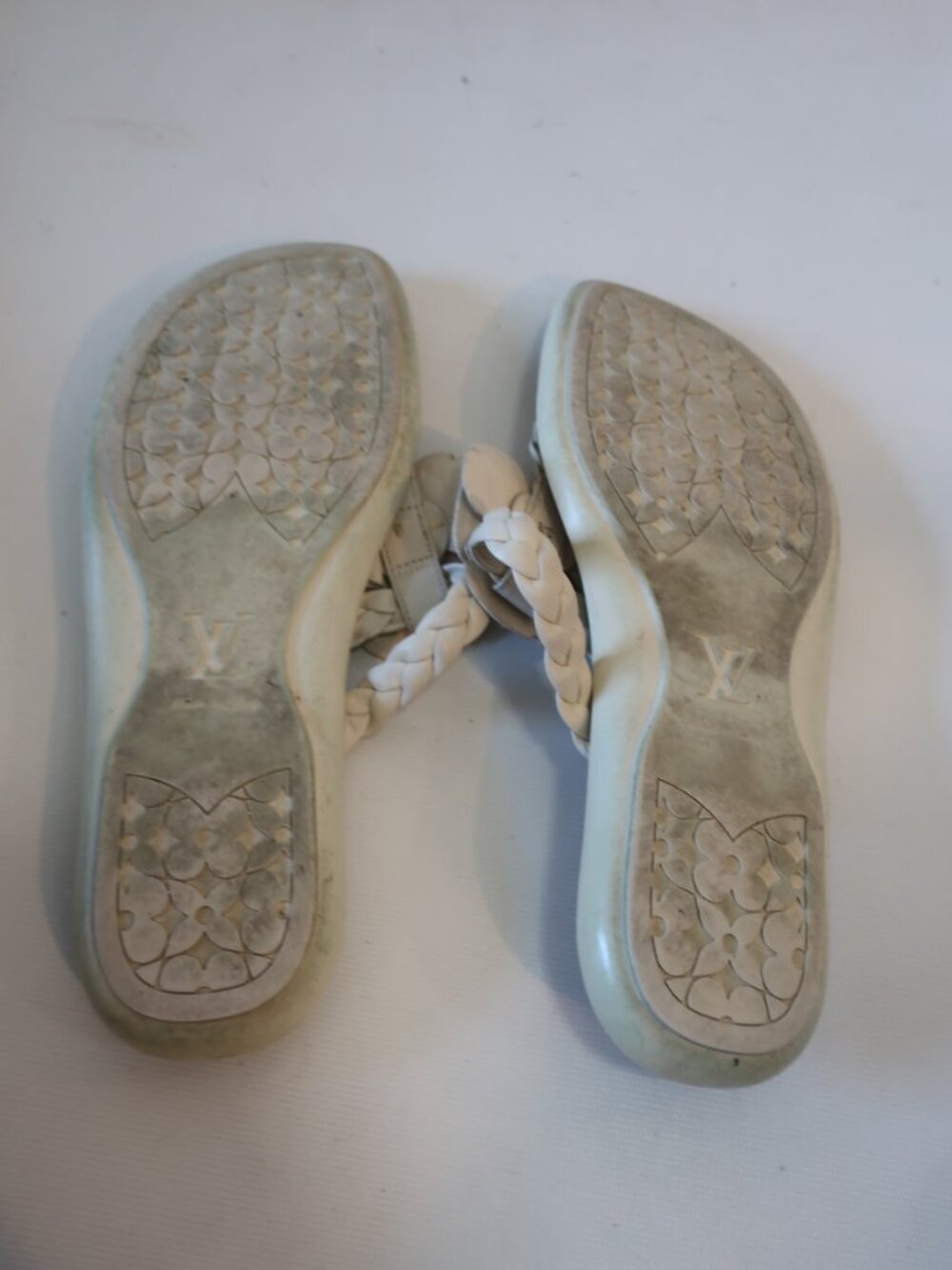 Louis Vuitton Damier Azur Beige, Gray Leather Floral Thong Sandals 38 EU/US 8 - Picture 8 of 11